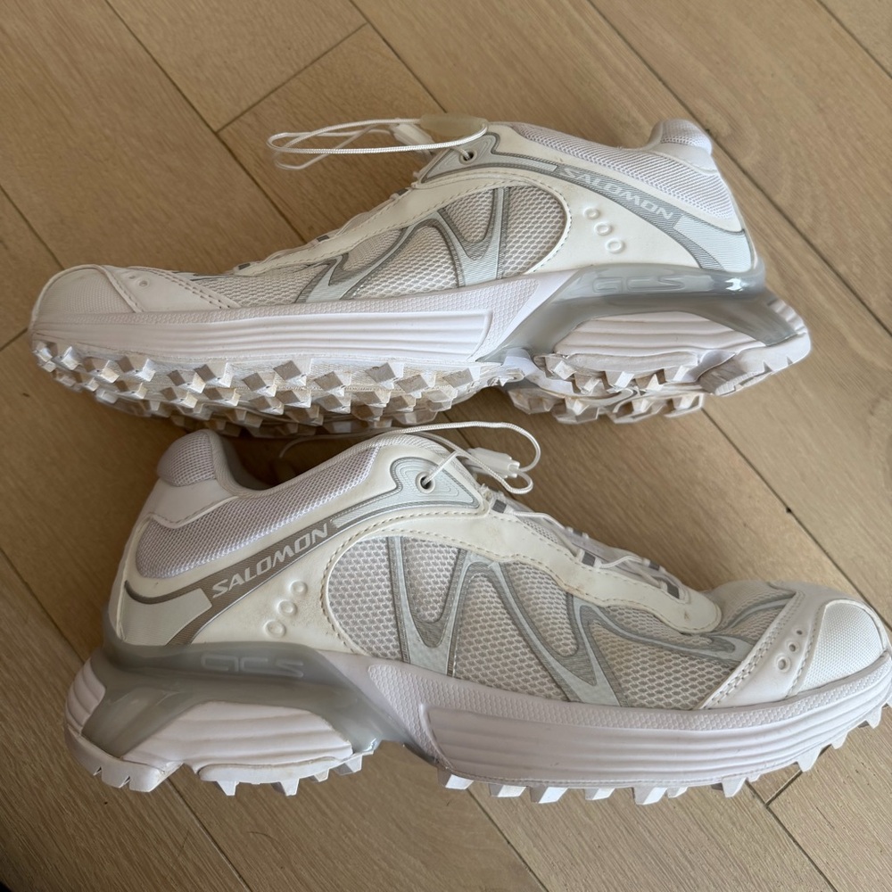 Salomon White and Light Gray Trail Sneakers